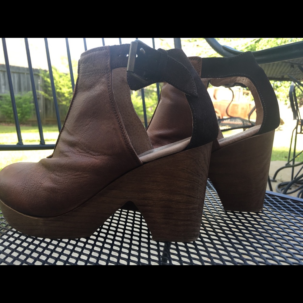 Gently worn Free People clogs